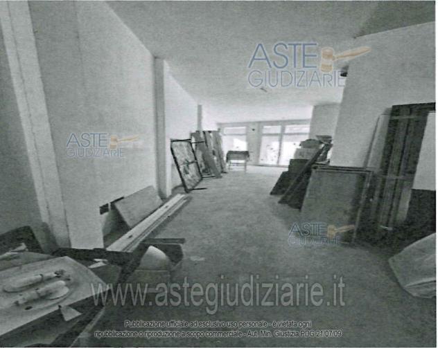 negozio in vendita a Monte Roberto in zona Pianello Vallesina