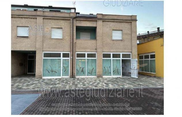 negozio in vendita a Monte Roberto in zona Pianello Vallesina