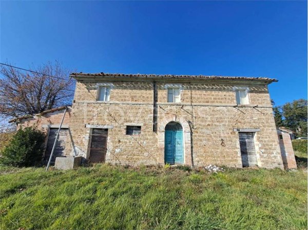 casa indipendente in vendita a Monte Roberto