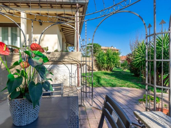 casa indipendente in vendita a Monte Roberto