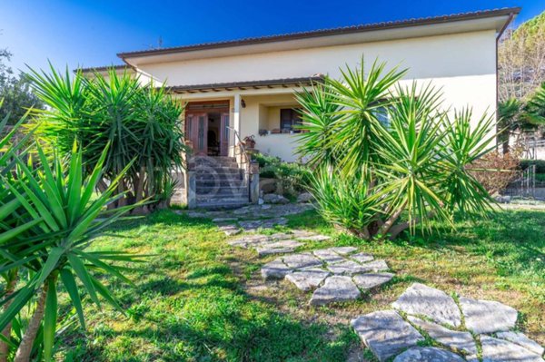 casa indipendente in vendita a Monte Roberto