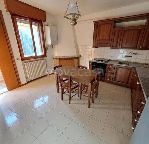 appartamento in vendita a Monte Roberto in zona Pianello Vallesina