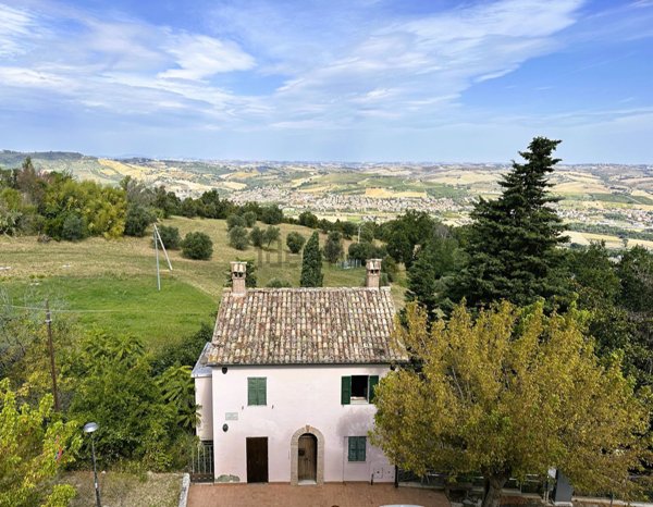casa indipendente in vendita a Monte Roberto