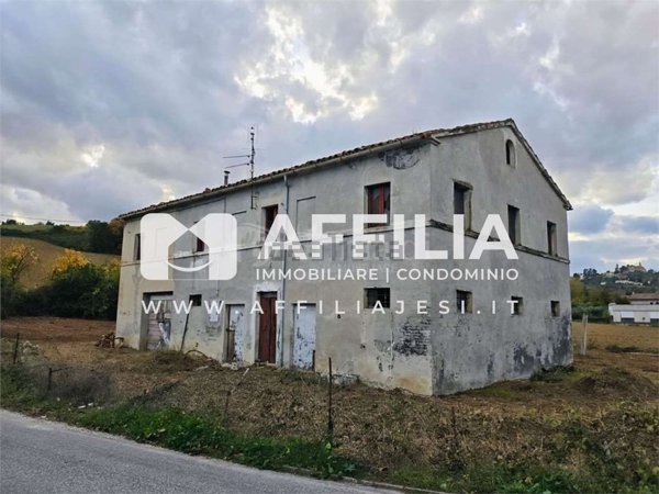 appartamento in vendita a Monte Roberto in zona Pianello Vallesina