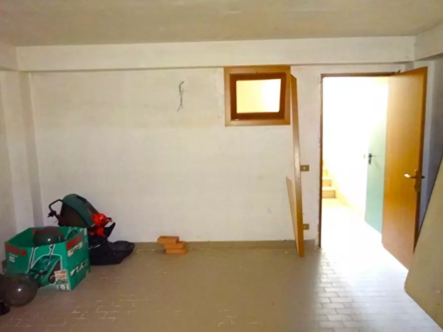 locale di sgombero in vendita a Monte Roberto in zona Pianello Vallesina