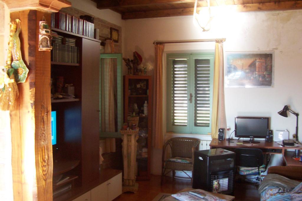 casa indipendente in vendita a Monte Roberto