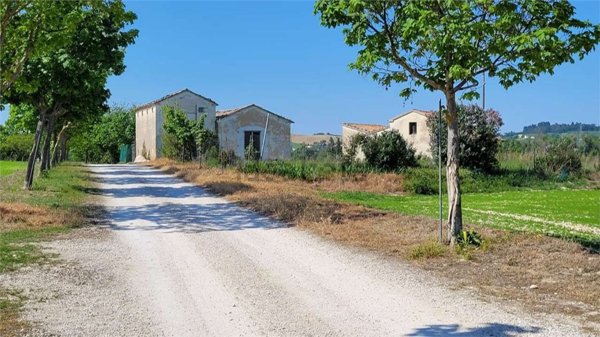 casa indipendente in vendita a Monte Roberto