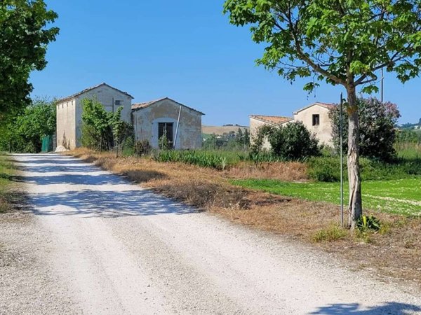 casa indipendente in vendita a Monte Roberto in zona Pianello Vallesina