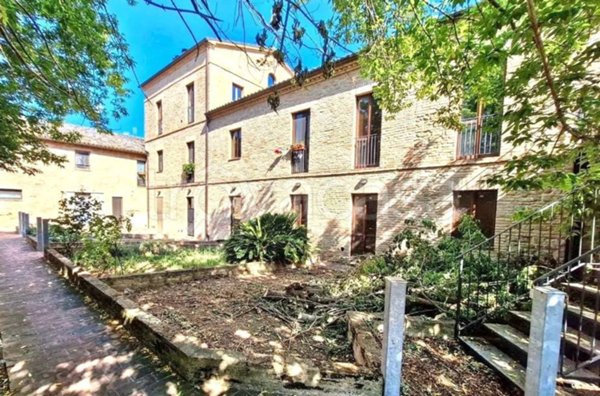 appartamento in vendita a Monte Roberto in zona Sant'Apollinare