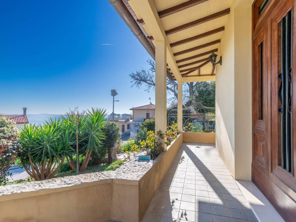 casa indipendente in vendita a Monte Roberto