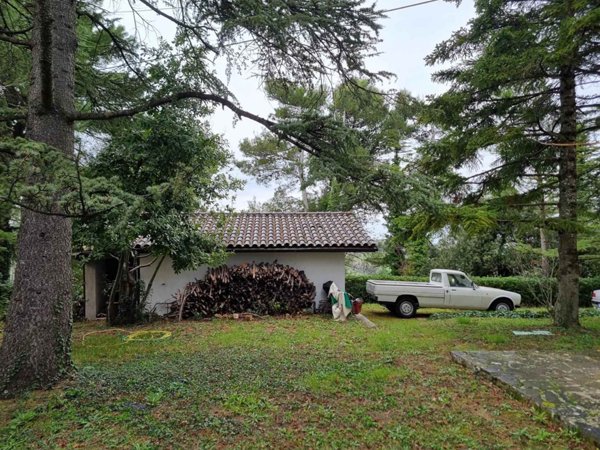 casa indipendente in vendita a Monte Roberto