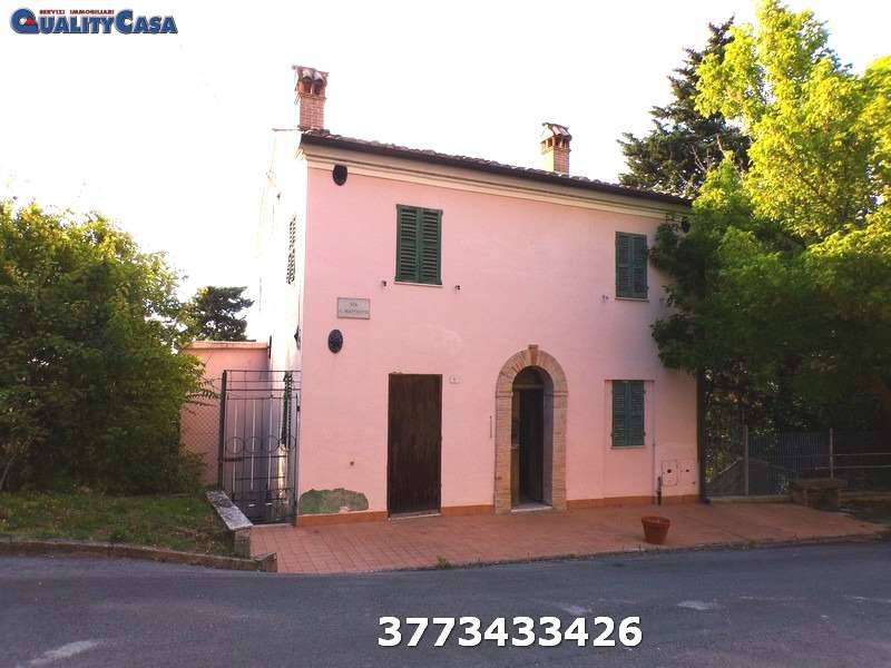 casa indipendente in vendita a Monte Roberto