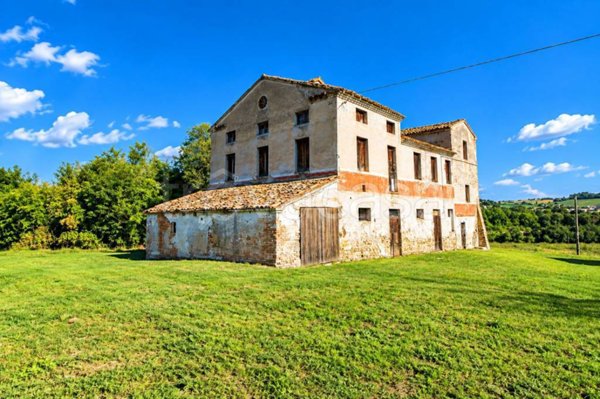 casa indipendente in vendita a Monte Roberto in zona Pianello Vallesina