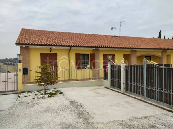 casa indipendente in vendita a Monte San Vito