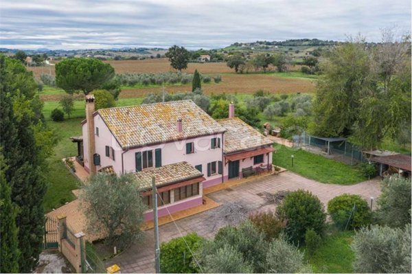 casa indipendente in vendita a Monte San Vito