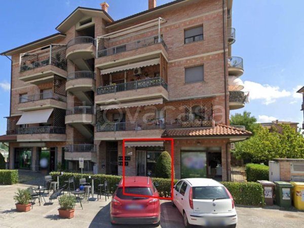 negozio in vendita a Monte San Vito in zona Borghetto