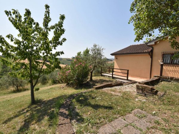 casa indipendente in vendita a Monte San Vito