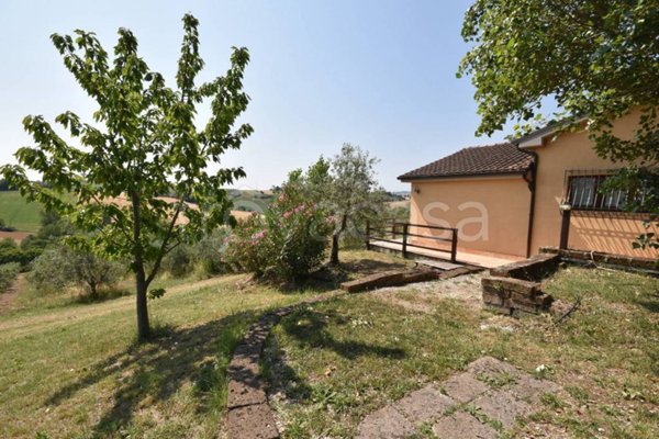 casa indipendente in vendita a Monte San Vito
