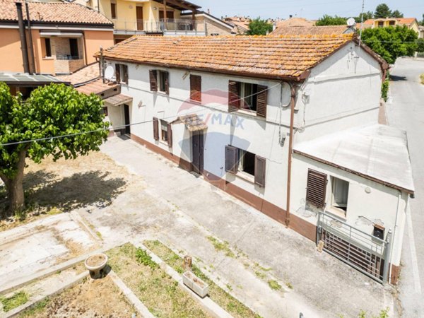 casa indipendente in vendita a Monte San Vito in zona Borghetto