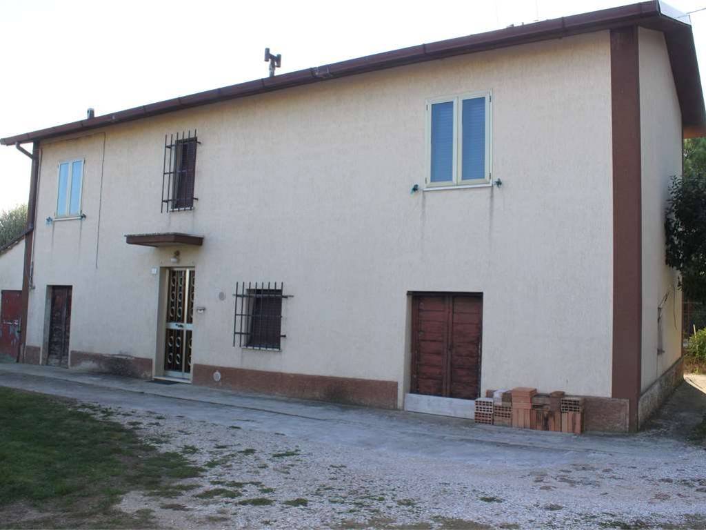 casa indipendente in vendita a Monte San Vito in zona Borghetto