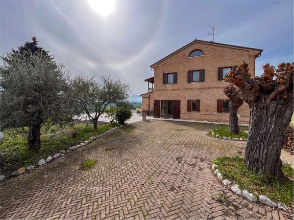 casa indipendente in vendita a Monte San Vito