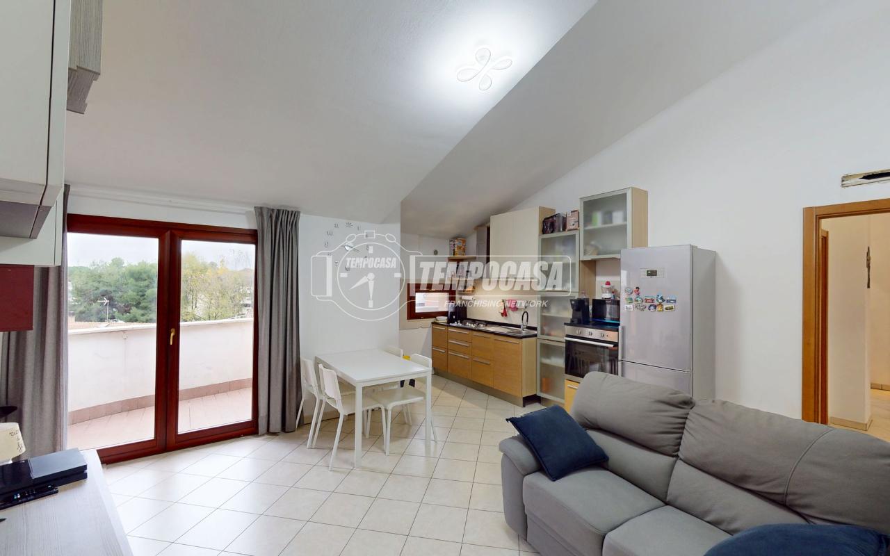 appartamento in vendita a Monte San Vito in zona Borghetto