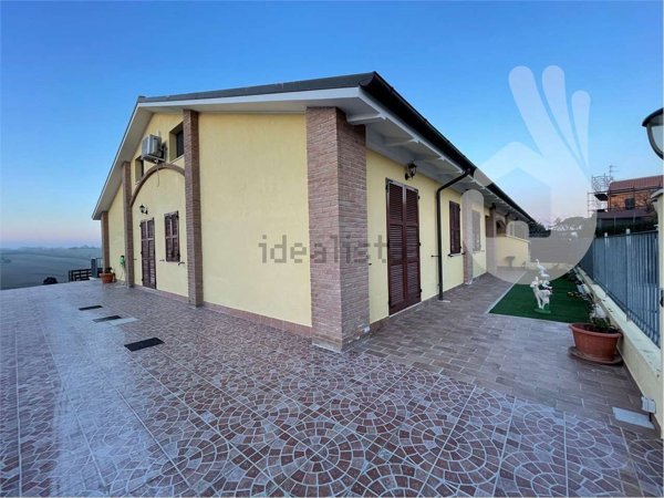 casa indipendente in vendita a Monte San Vito