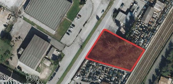 terreno edificabile in vendita a Monte San Vito