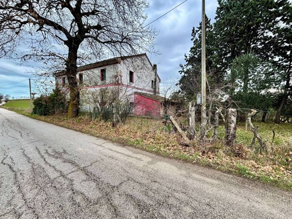 casa indipendente in vendita a Monte San Vito
