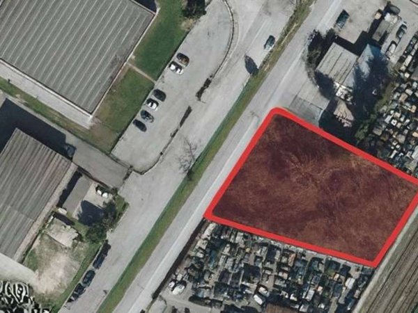 terreno edificabile in vendita a Monte San Vito