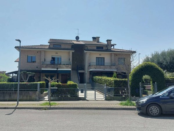 appartamento in vendita a Monte San Vito in zona Borghetto