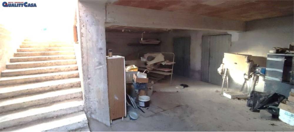 locale di sgombero in vendita a Monte San Vito in zona Borghetto