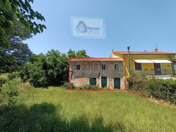 casale in vendita a Monte San Vito