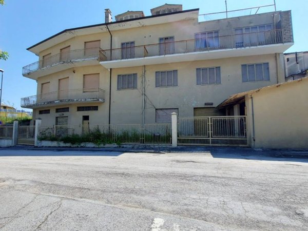 intera palazzina in vendita a Morro d'Alba