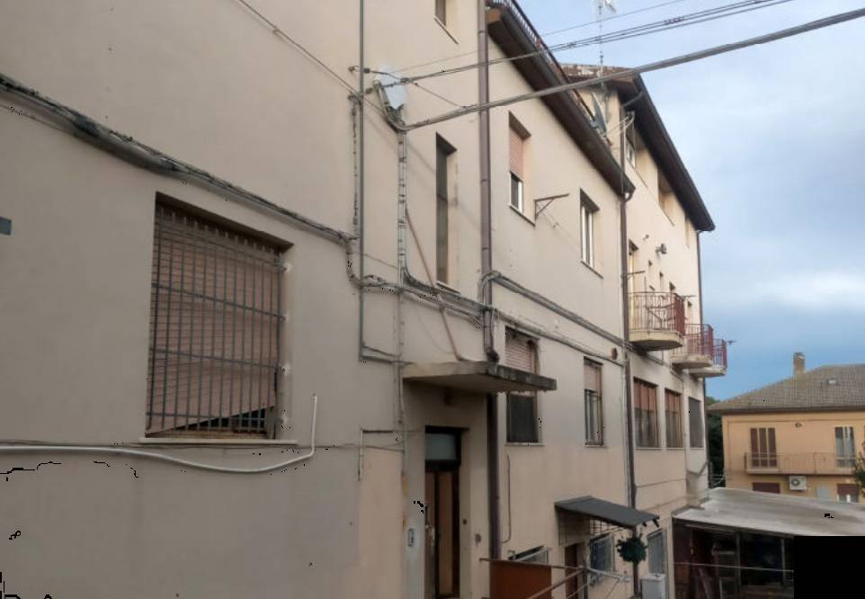 negozio in vendita a Morro d'Alba
