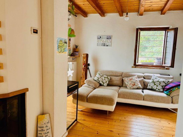 casa indipendente in vendita a Morro d'Alba in zona Sant'Amico