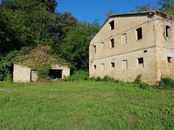 casa indipendente in vendita a Morro d'Alba in zona Sant'Amico