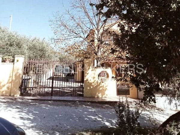 casa indipendente in vendita a Morro d'Alba