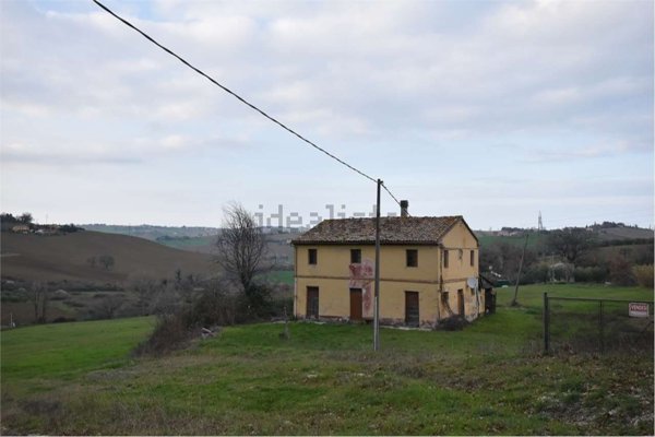 casa indipendente in vendita a Morro d'Alba