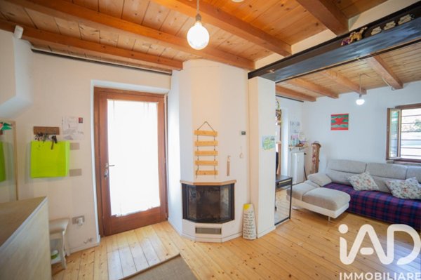 casa indipendente in vendita a Morro d'Alba