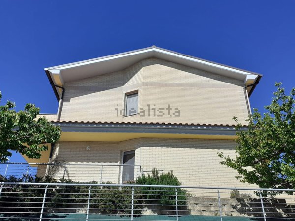 casa indipendente in vendita a Morro d'Alba