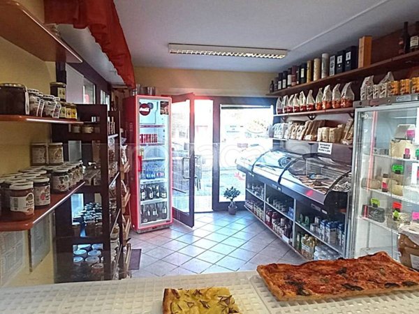 negozio in vendita a Morro d'Alba