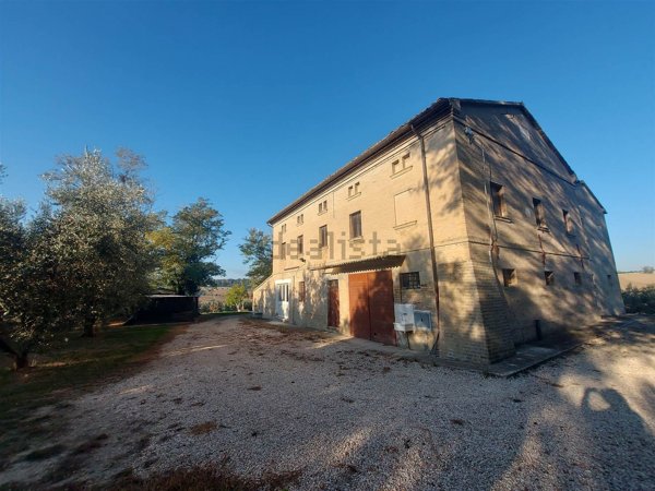 appartamento in vendita a Morro d'Alba in zona Santa Maria
