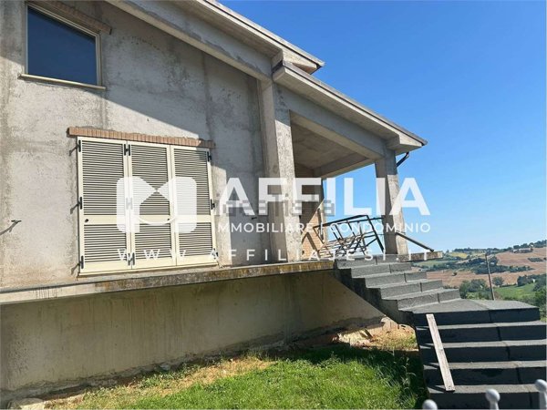 casa indipendente in vendita a Morro d'Alba in zona Santa Maria