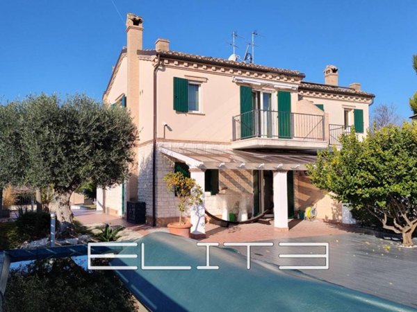 casa indipendente in vendita a Numana in zona Marcelli