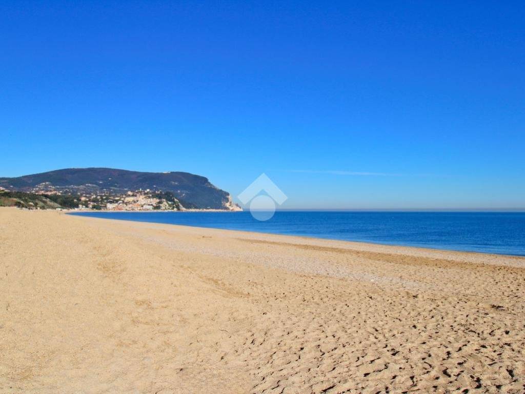 appartamento in vendita a Numana in zona Marcelli