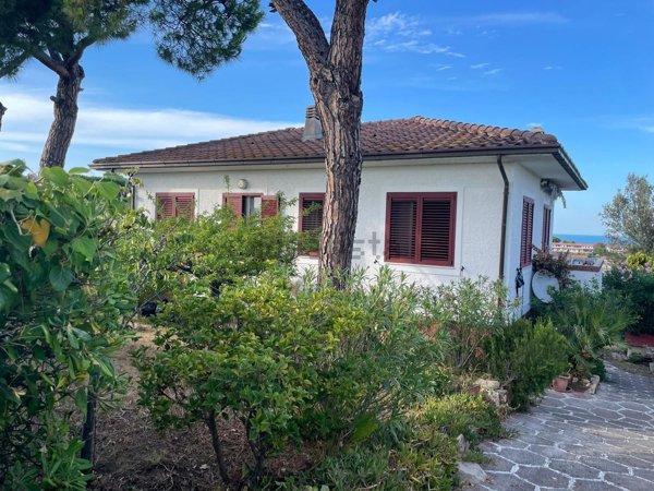 casa indipendente in vendita a Numana in zona Marcelli