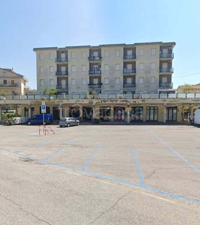 trivano in vendita a Numana in zona Marcelli