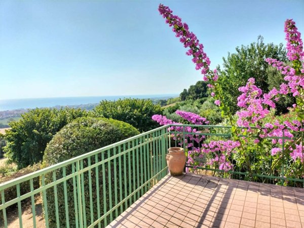 casa indipendente in vendita a Numana
