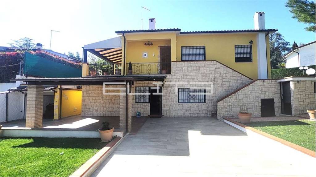 casa indipendente in vendita a Numana in zona Taunus